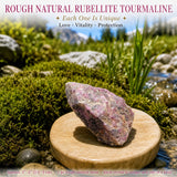 Grov naturlig rubellitturmalin