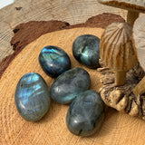 Z ARRON DESIGN Collar con colgante de alambre de cobre con piedra lunar Serenity