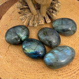 Z ARRON DESIGN Collar con colgante de alambre de cobre con piedra lunar Serenity