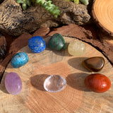 7 Chakra Tumbled Crystals Set PLUS Bonus Crystal+-påse