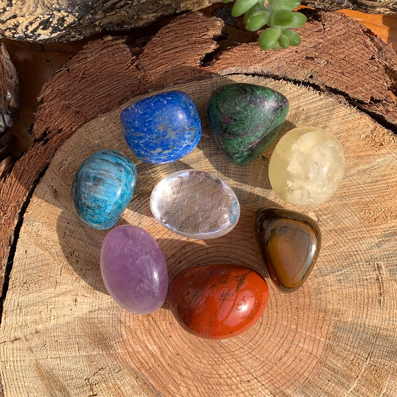 7 Chakra Tumbled Crystals Set PLUS Bonus Crystal+-påse