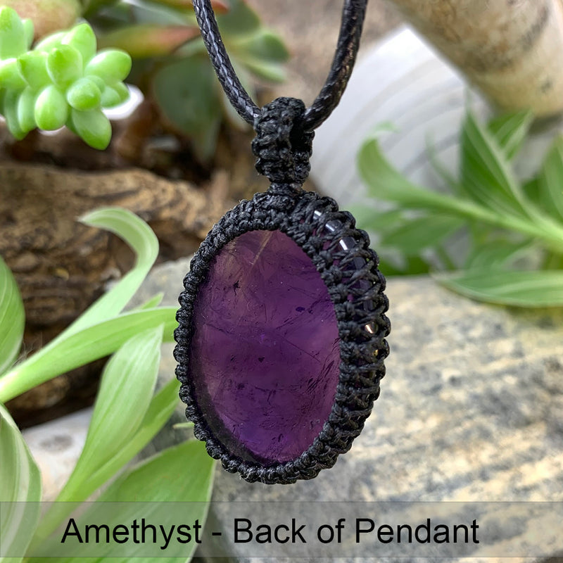 Κολιέ με κρεμαστό κόσμημα από Amethyst Macrame