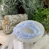 Mala Blue Lace Agate Armband med sammetspåse