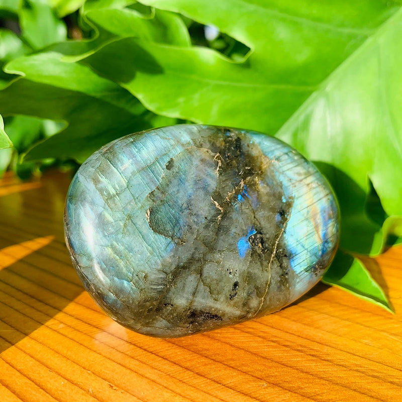 Labradorite Palmstone - palmstone