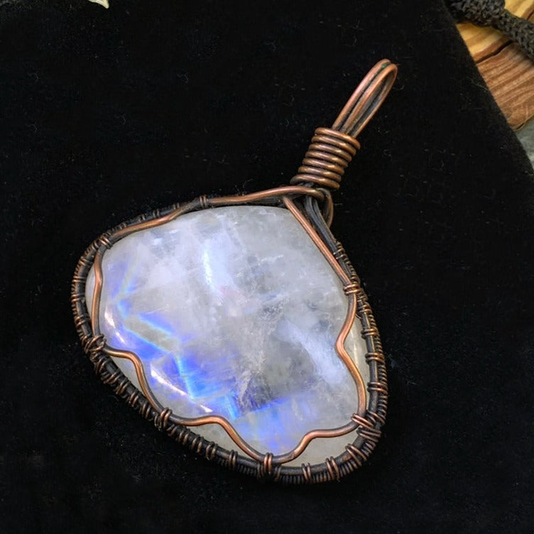 85% Off Moonstone Flash Handcrafted Pendant