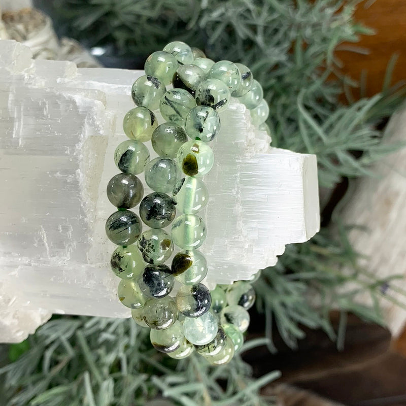 Mala Prehnite armband med sammetspåse