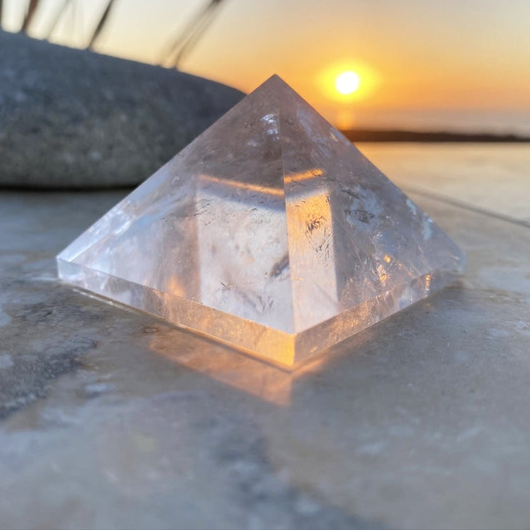 Quartz Pyramid - Medium - pyramids