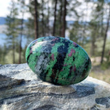 Ruby i Zoisite Palmstone