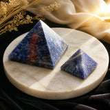 Sodalith-Pyramide – mittelgroß