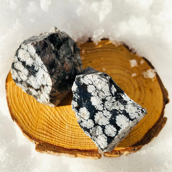 Ακατέργαστη φυσική πέτρα οψιδιανός νιφάδα χιονιού